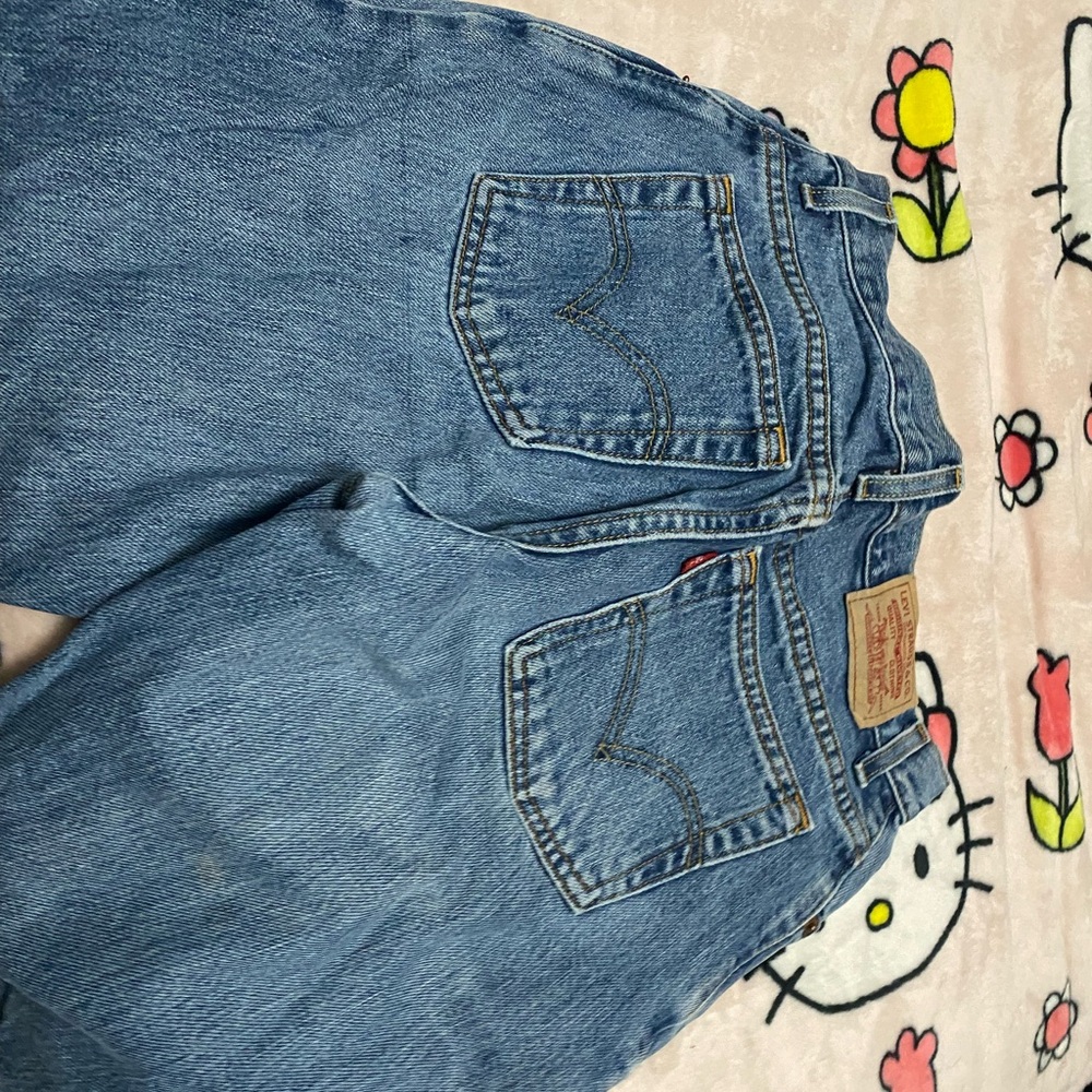 Levi’s mom jeans